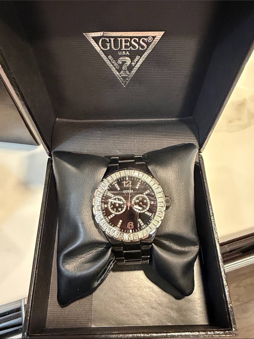 GUESS Black womens Crystal Bezel Bracelet Watch